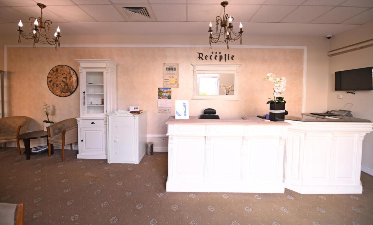 Vip Motel Restaurant Haţeg Eksteriør bilde